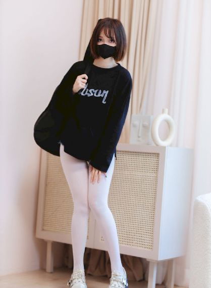 女同桌屁股好大忍不住摸_4K高清迅雷在线观看