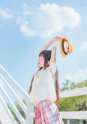 健身房H含着粉嫩小奶头h_免VIP免费在线观看